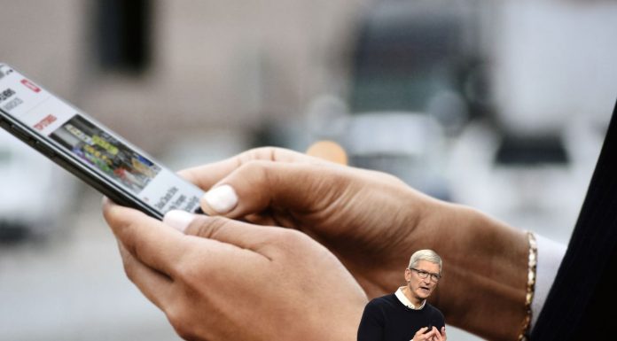 Apple wants to stop advertisers from following you around the web. Facebook has other ideas.