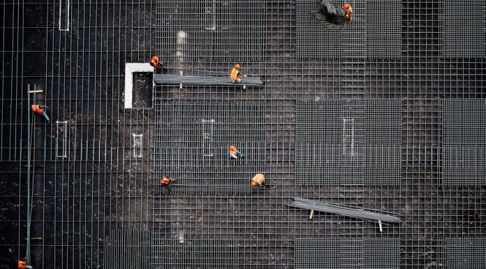 AI that scans a construction site can spot when things are falling behind