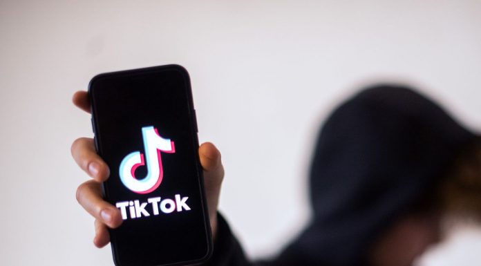 TikTok surprises users by making personalized ads mandatory