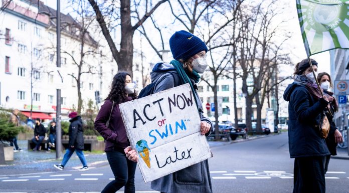 Bet on technology or limit growth? Climate modelling shows ‘degrowth’ less technologically risky – News – The University of Sydney