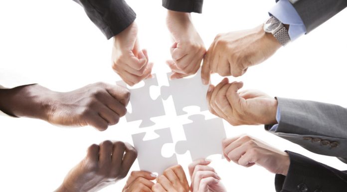 Apple Xcode 13 supports teams, Swift concurrency