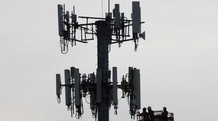 A 5G Shortcut Leaves Phones Exposed to Stingray Surveillance