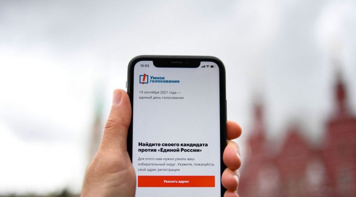 Apple shut down a voting app in Russia. That should worry everyone.