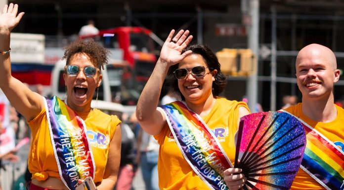 4 Online Resources to Help LGBTQ Youth Find Support