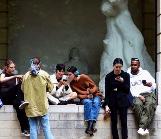 Apple’s Private Relay Roils Telecoms Around the World