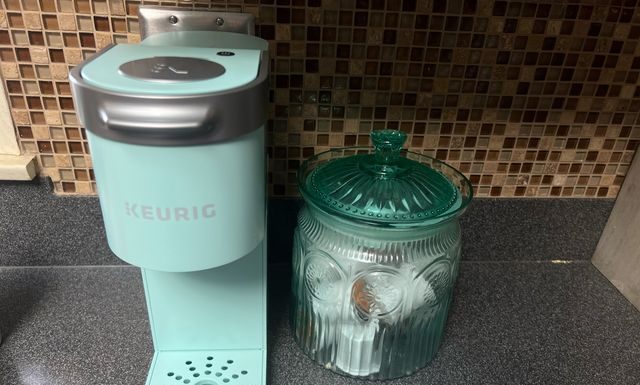 Our Favorite Compact Pod Coffee Maker Is $30 Off